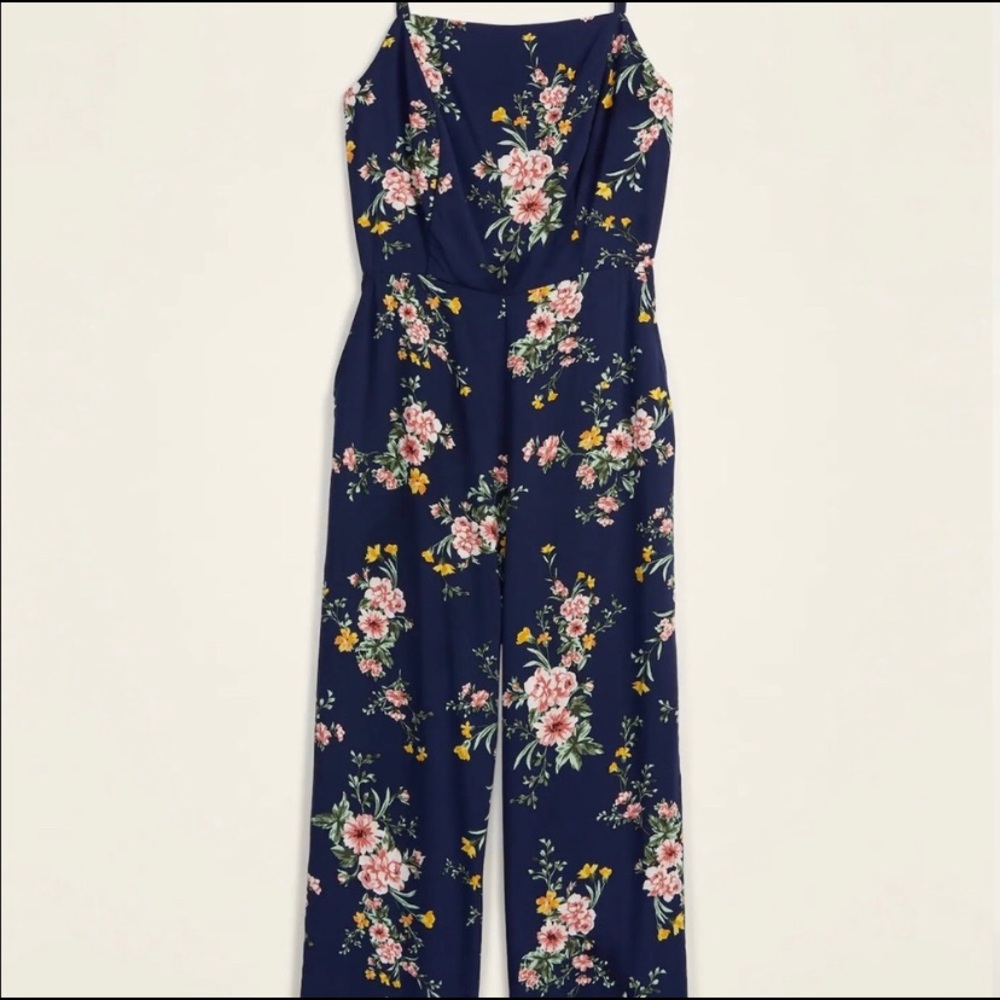 Easter Outfit! Women’s Navy floral jumpsuit/pantsuit | Size M